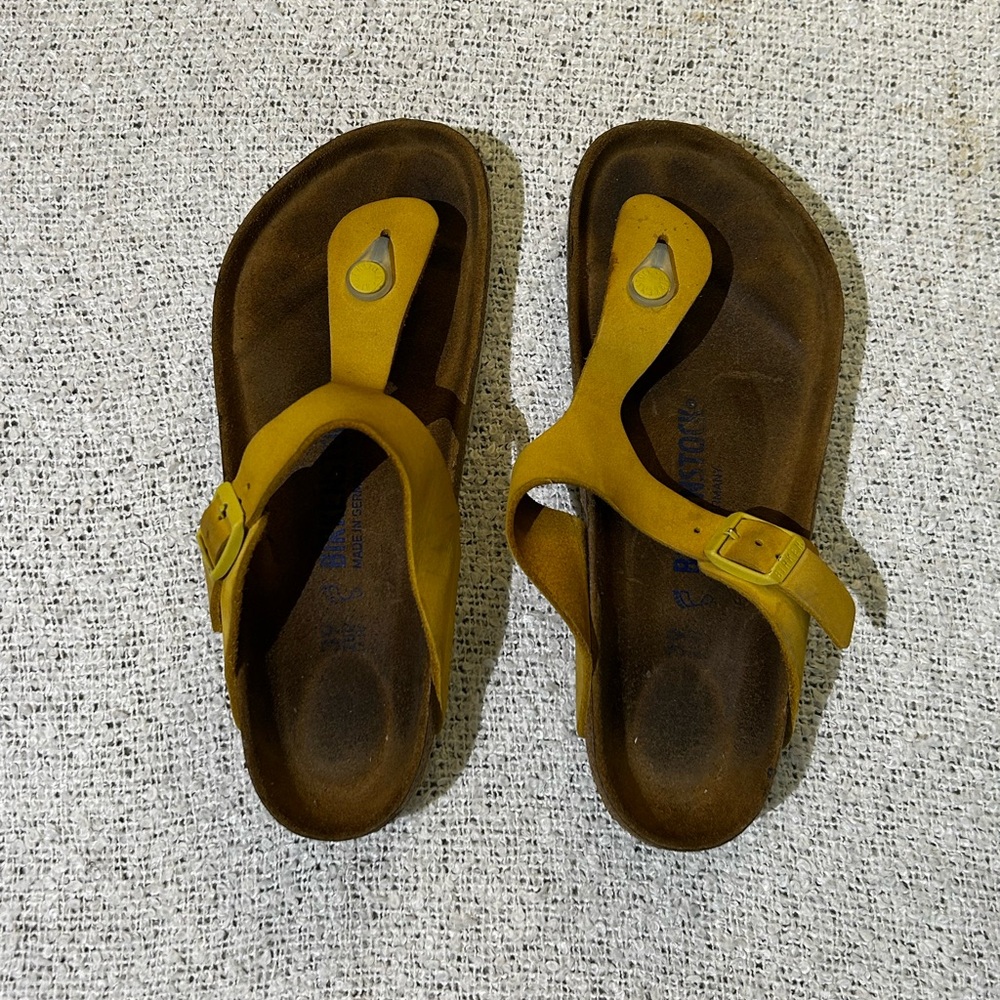 Birkenstock Gizeh Leather yellowthong sandals Size 39
